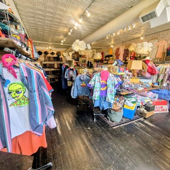 Heck Yeah Vintage - What's inside - Used, Vintage & Consignment Near Me - Albuquerque, New Mexico
