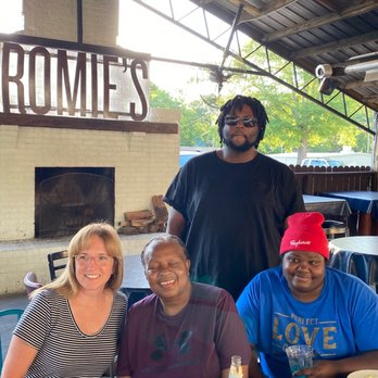 Romie's Grocery - Outside patio - American Near Me - Tupelo, Mississippi