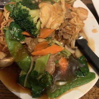Chi's Chinese Cuisine - Trio Pan Fried Noodles - Chinese Near Me - Northridge, California Chi's Chinese Cuisine - Trio Pan Fried Noodles - Chinese Near Me - Northridge, California
