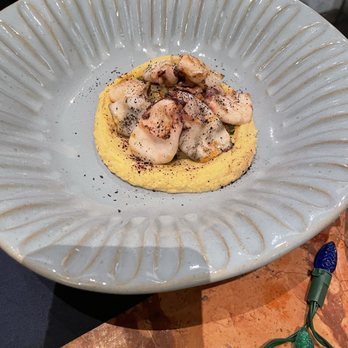 Pietra Rossa - CALAMARI CACCIARIOLI , hummus, potatoes * , samphire and mustard. - Beer, Wine & Spirits Near Me - Venezia, VE