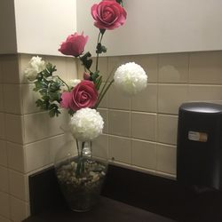 Pizza Hut - One of the cleanest washrooms I've ever seen at a Pizza Hut