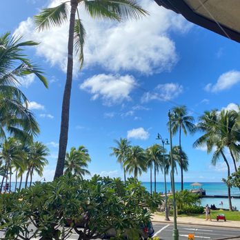 Lulu's Waikiki - Waikiki Beach views - Burgers Near Me - Honolulu, Hawaii