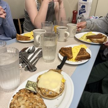 Maine Diner - Breakfast Sandwich and staple breakfast - Diners Near Me - Wells, Maine
