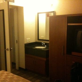 Embassy Suites by Hilton Chicago Downtown Magnificent Mile - Sink in bedroom - Hotels Near Me - Chicago, Illinois