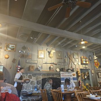 Cracker Barrel Old Country Store - Fireplace - Breakfast & Brunch Near Me - Hamilton Township, New Jersey