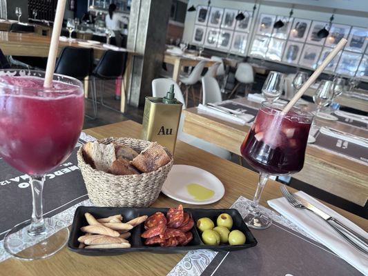 Mercado de la Reina 12 by null