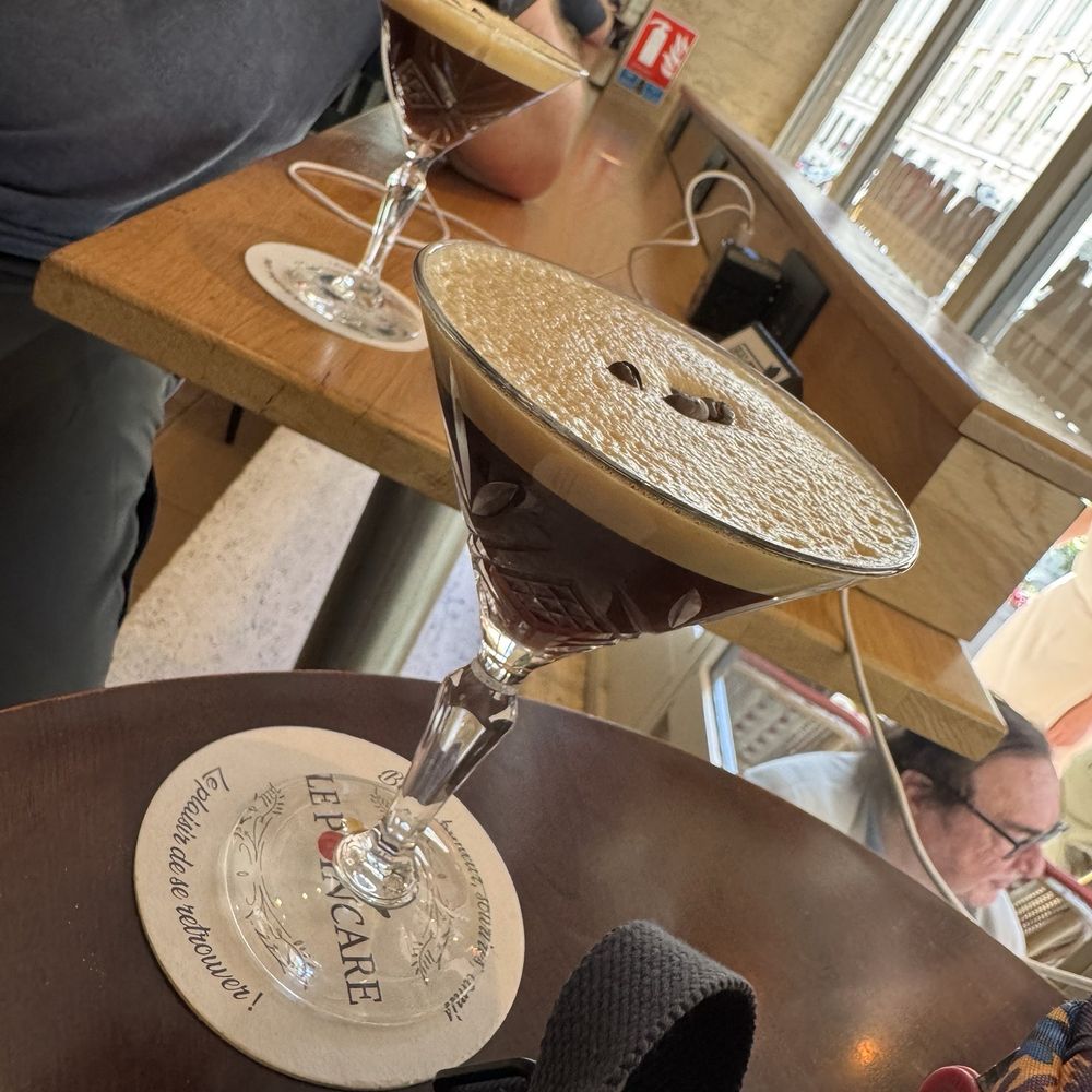 Le Poincaré - Expresso martini - French Near Me - Paris, 75