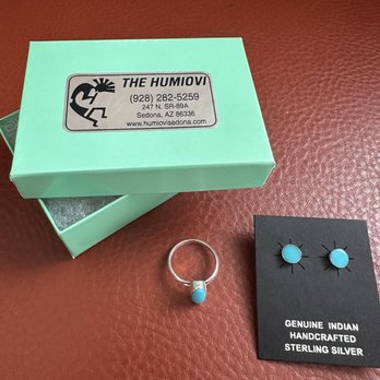 The Humiovi - Simple, elegant turquoise ring and earrings - Jewelry Near Me - Sedona, Arizona
