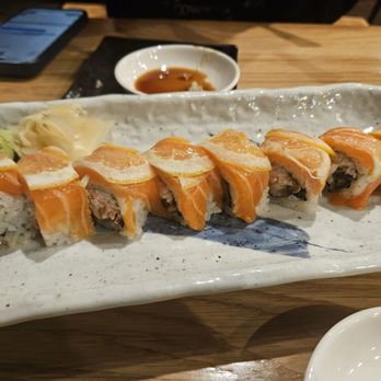 Big Fish House - 49ers roll - Sushi Bars Near Me - San Francisco, California