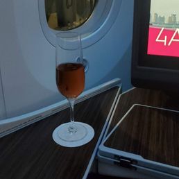 Rosé in Business Class. Rosé in Business Class.