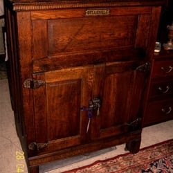 Pearl's Art & Antiques - CIRCA 1907 ICE BOX...MUST SEE!!!