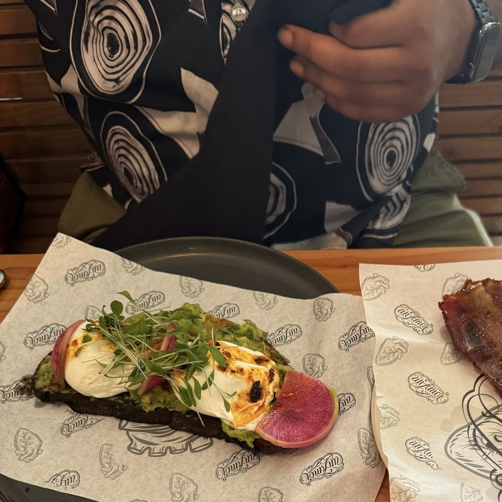 Un Amor - Avocado toast - Breakfast & Brunch Near Me - Chicago, Illinois Un Amor - Avocado toast - Breakfast & Brunch Near Me - Chicago, Illinois