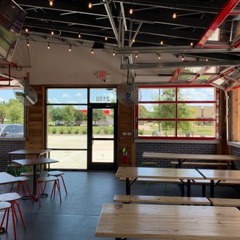 Hat Creek - Dining area - Burgers Near Me - Katy, Texas
