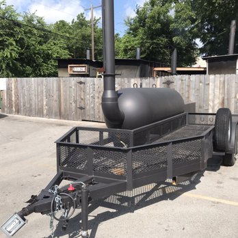 la Barbecue - Outside pit - Barbeque Near Me - Austin, Texas