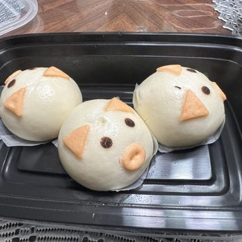 Dim Sum Bistro - Steamed Piggy "Red Bean" Bun actually filled with Custard. - Chinese Near Me - Westminster, California Dim Sum Bistro - Steamed Piggy "Red Bean" Bun actually filled with Custard. - Chinese Near Me - Westminster, California