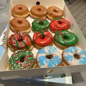 Randy's Donuts - Holiday Arrangement - Donuts Near Me - Costa Mesa, California Randy's Donuts - Holiday Arrangement - Donuts Near Me - Costa Mesa, California