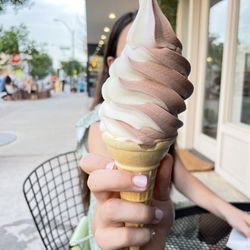 Cousin’s Creamery - Vanilla & Chocolate Swirl Cone