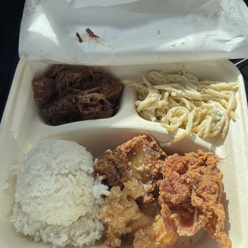 The Fish Express - Chinese plate: fried chicken, fried shrimp, and spare ribs - Hawaiian Near Me - Lihue, Hawaii
