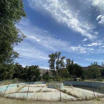 Peter Strauss Ranch - Old massive pool - Landmarks & Historical Buildings Near Me - Agoura Hills, California Peter Strauss Ranch - Old massive pool - Landmarks & Historical Buildings Near Me - Agoura Hills, California