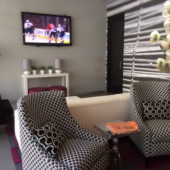 Vero Condominiums - Catch up on the score while you wait in the lobby - Condominiums Near Me - Los Angeles, California Vero Condominiums - Catch up on the score while you wait in the lobby - Condominiums Near Me - Los Angeles, California