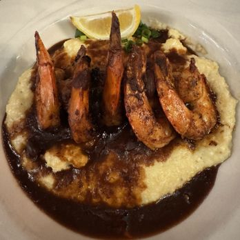 Dorothy's Downtown - Bbq shrimp and grits - Cocktail Bars Near Me - Jacksonville, Florida