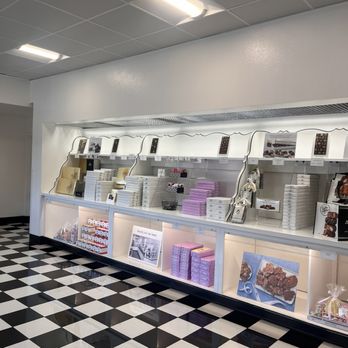 See's Candies - Inside - Candy Stores Near Me - Phoenix, Arizona