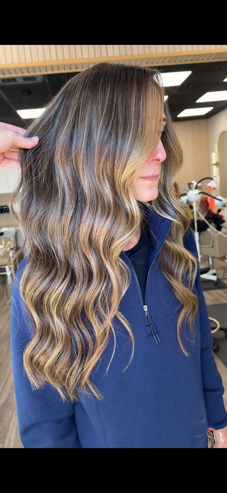 Melted Mane Logo