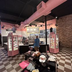 Voodoo Doughnut - Front view
