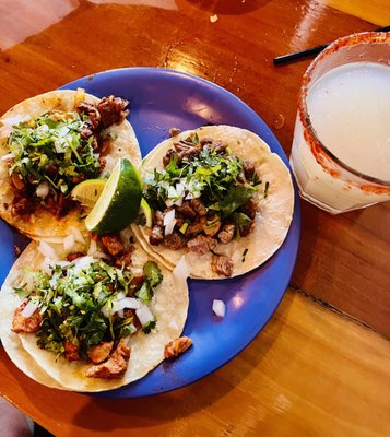 El Come Taco by null