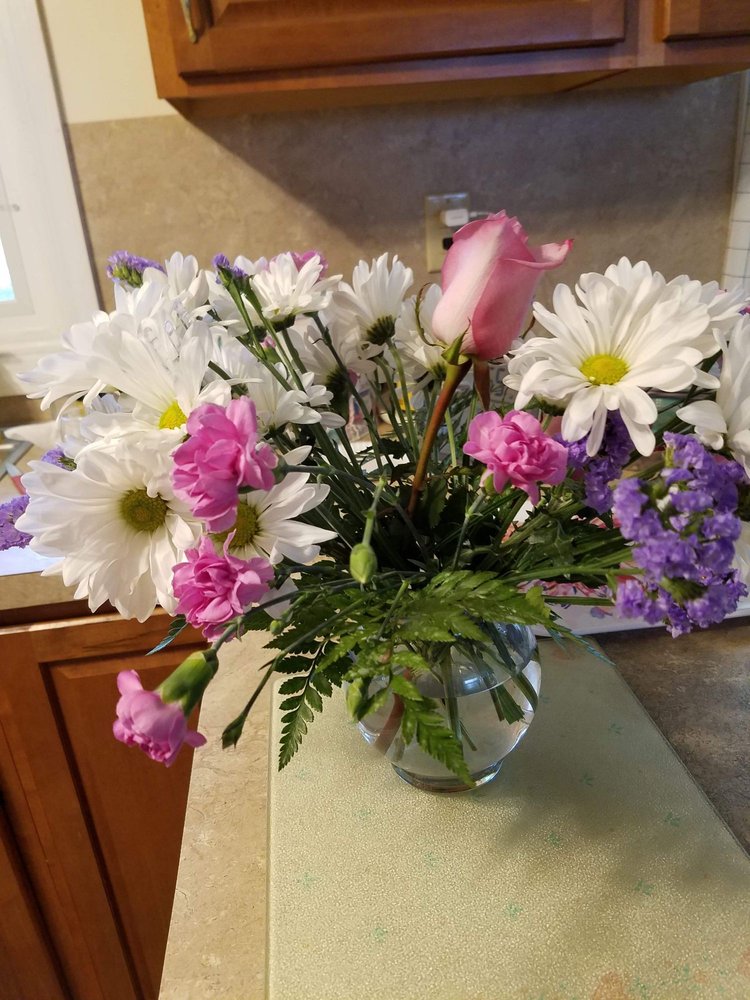 LISA’S FLORAL SHOPPE Updated June 2024 91 Photos 37 Carlisle Rd