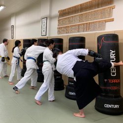 Aikido Self-Defense & KickBoxing - Practicing kickboxing techniques