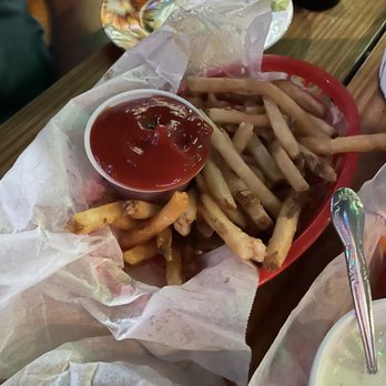 Moosehead Grill - Basket of French Fries - American Near Me - Charlotte, North Carolina
