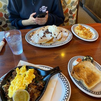 Cozy Corner - Pancakes and breakfast skillet - Burgers Near Me - Chicago, Illinois