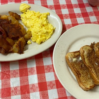 J D's Restaurant - The GIANT : 2 eggs,2 sausage, 2 bacon, 2 French toast and home fries - Breakfast & Brunch Near Me - North Attleboro, Massachusetts