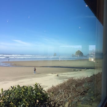 Mo's Seafood & Chowder - Another view! - Seafood Near Me - Cannon Beach, Oregon Mo's Seafood & Chowder - Another view! - Seafood Near Me - Cannon Beach, Oregon