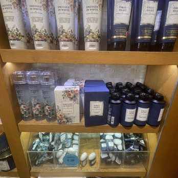 Bath & Body Works - Cosmetics & Beauty Supply Near Me - New York, New York Bath & Body Works - Cosmetics & Beauty Supply Near Me - New York, New York
