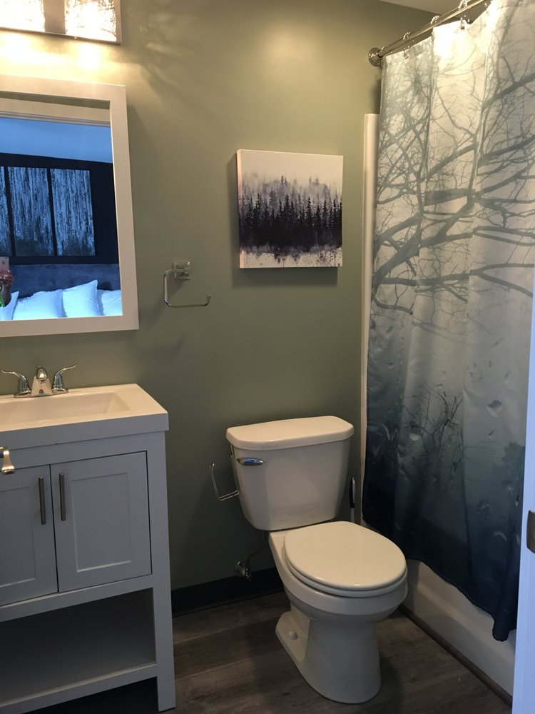 VINE & BRANCHES INN Updated October 2024 1319 Hwy 61, Two Harbors