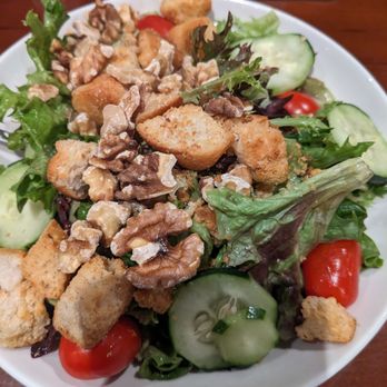 Elbow Room - House salad - New American Near Me - Fresno, California