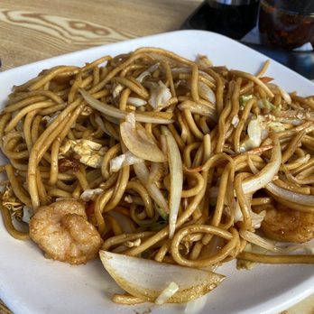 Joyee's Dumpling House - Shrimp Chow Mein - Chinese Near Me - San Diego, California Joyee's Dumpling House - Shrimp Chow Mein - Chinese Near Me - San Diego, California