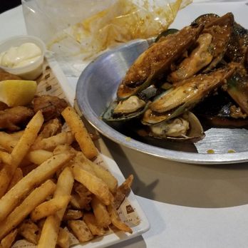 Good Catch Boil House - 1lb mussels about 12pcs, deep-fried oysters with Cajun fries 8pcs. - Cajun/Creole Near Me - Markham, Ontario
