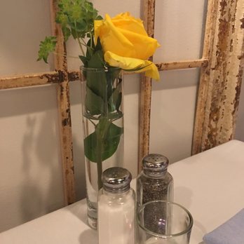 Michelle's Kitchen & Table - Nice flowers at the table - Southern Near Me - Burlington, North Carolina Michelle's Kitchen & Table - Nice flowers at the table - Southern Near Me - Burlington, North Carolina