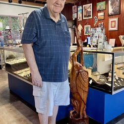 Rainbow Springs Art Gallery - Master wood carver Tom Kinney!