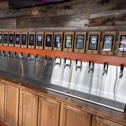 Chicken In A Barrel BBQ- South Lake Tahoe - Beer taps
