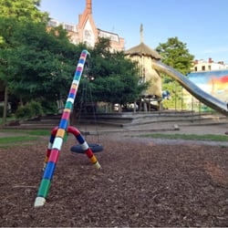 Geisterspielplatz - Die Röhren-Rutsche