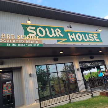 Truck Yard - Beer lovers - Beer Gardens Near Me - The Colony, Texas