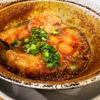 Hoa Binh Restaurant - Caramelized Catfish - Com ca kho to - Vietnamese Near Me - Garden Grove, California