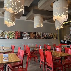 Luna Grill Poway - Dining room