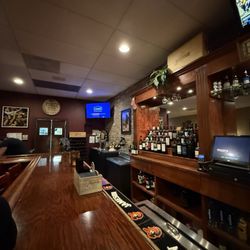 The County Cork Wine Pub - Interior