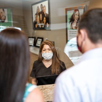 Pearly Whites Dentistry - Reception - Cosmetic Dentists Near Me - Schaumburg, Illinois Pearly Whites Dentistry - Reception - Cosmetic Dentists Near Me - Schaumburg, Illinois