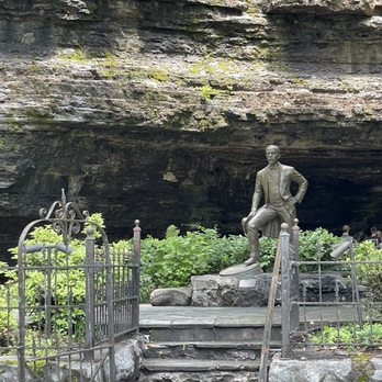 The Jack Daniel Distillery - Jack Daniel - Distilleries Near Me - Lynchburg, Tennessee